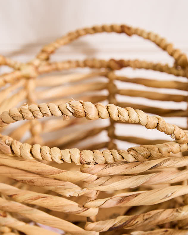 Water Hyacinth Open Weave Scalloped Basket