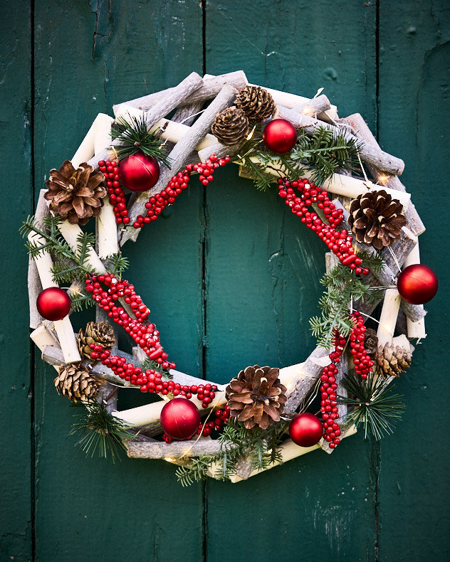 Wreaths - Woodland Berries Pre-Lit Wreath 30cm