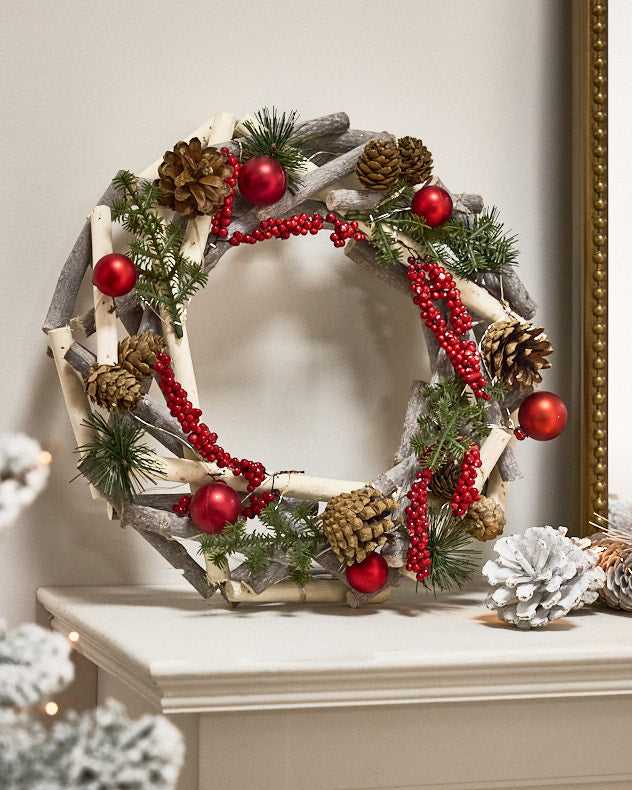 Wreaths - Woodland Berries Pre-Lit Wreath 30cm