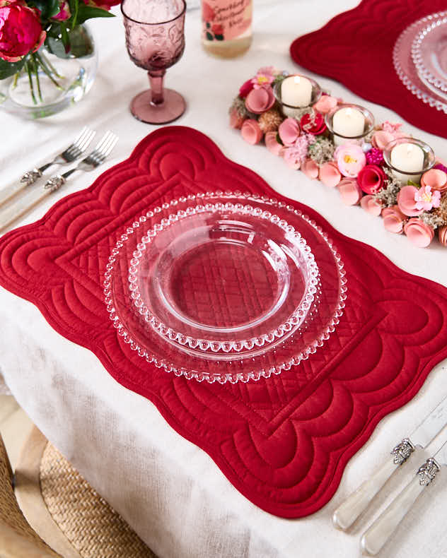 Set of 2 Quilted Scalloped Placemats -  Crimson