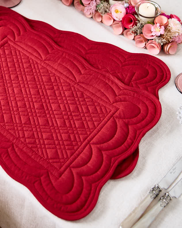 Set of 2 Quilted Scalloped Placemats -  Crimson