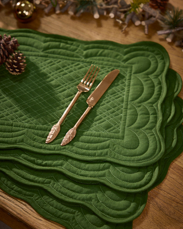 Set of 2 Quilted Scalloped Placemats -  Emerald