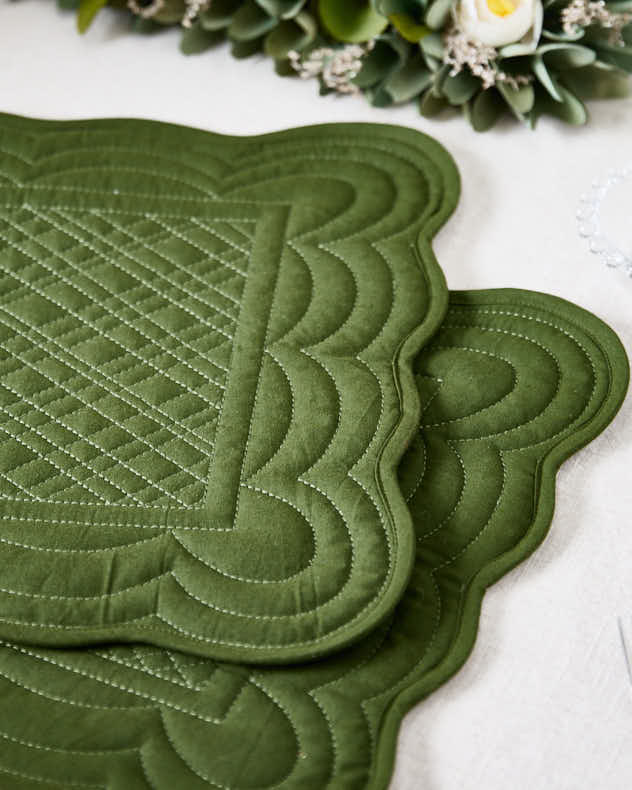 Set of 2 Quilted Scalloped Placemats -  Emerald