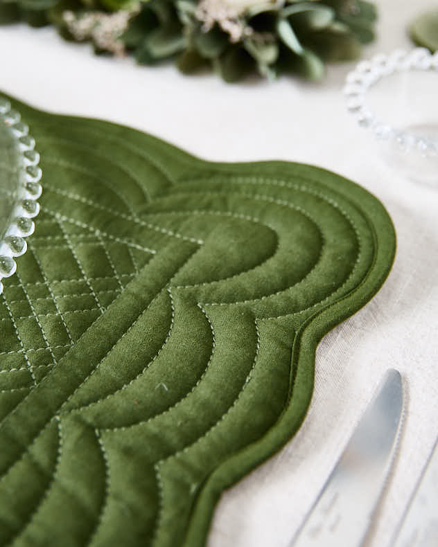 Set of 2 Quilted Scalloped Placemats -  Emerald