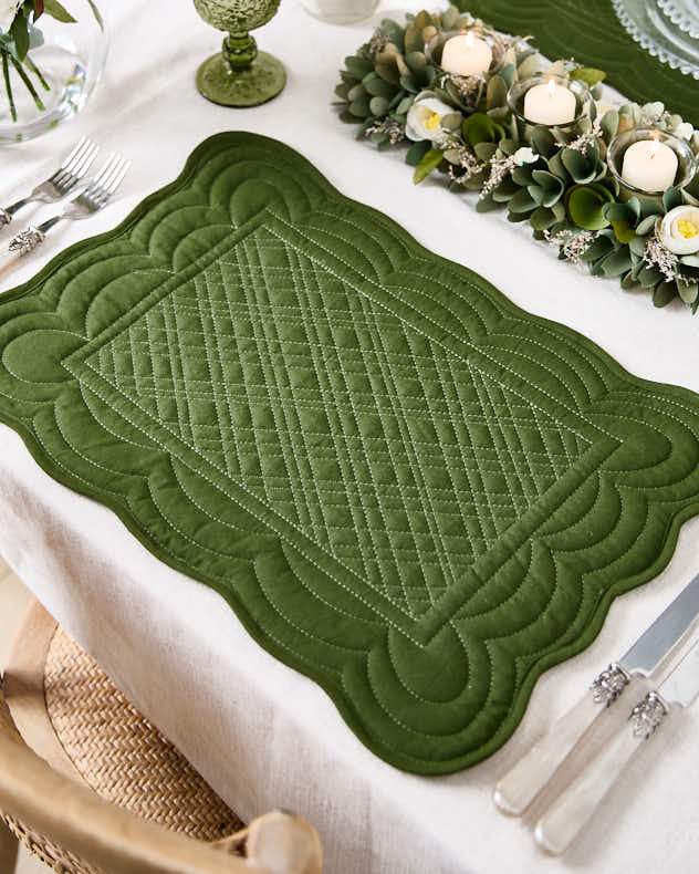 Set of 2 Quilted Scalloped Placemats -  Emerald