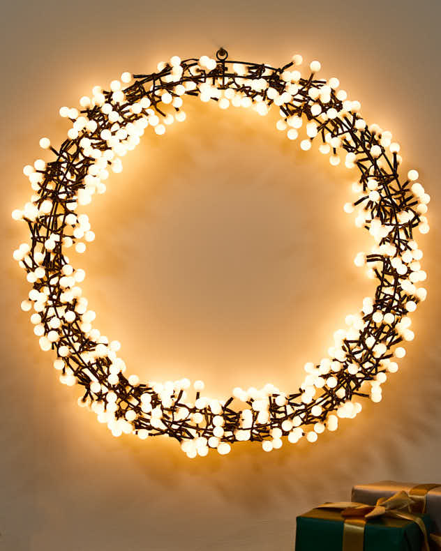 White LED Pre-Lit Wreath