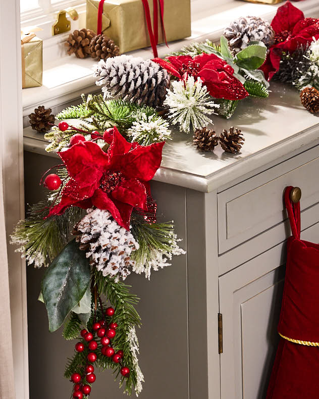 Poinsettia Pine Cone Garland - 180cm