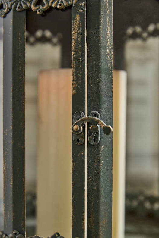 Set of 2 Grey Lanterns on Stands