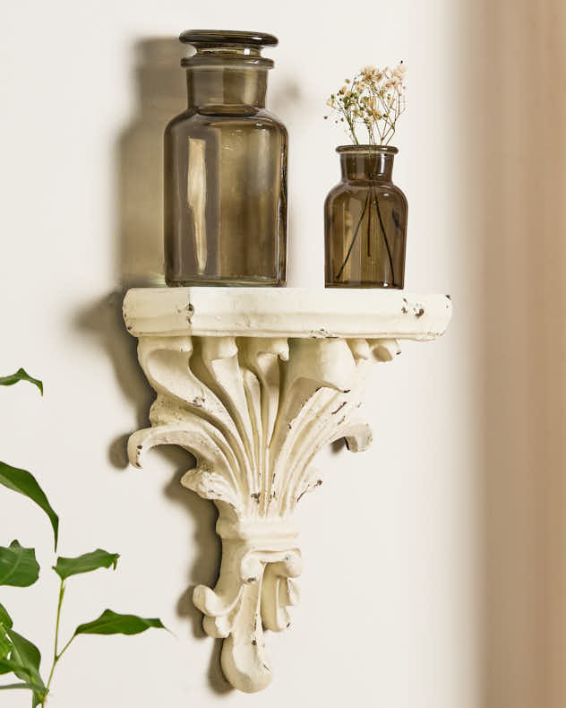 Fleur De Lys Corbel Shelf