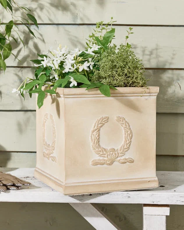 Castello Planter