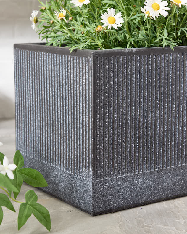 Collection de jardinières côtelées Charcoal Dusk