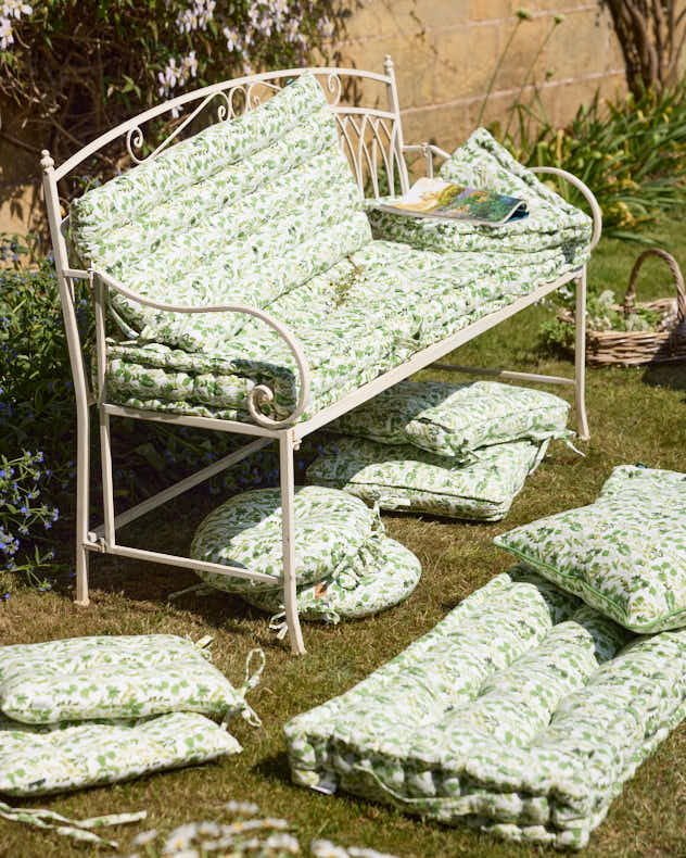 Meadowbrook Garden Seating Collection