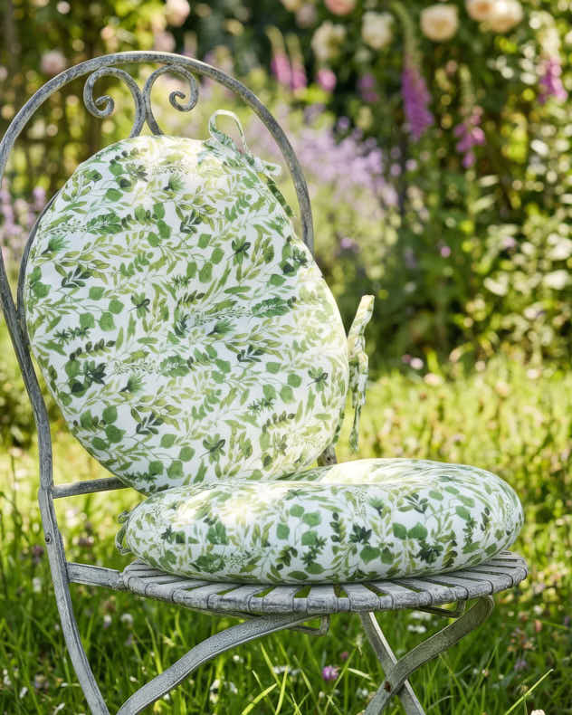 Green & White 100% Cotton & Polyester Seat Pads - Set of 2 Meadowbrook Round Garden Seat Pads