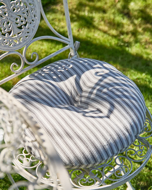 Set of 2 Pyreneés Grey Stripe Round Garden Seat Pads