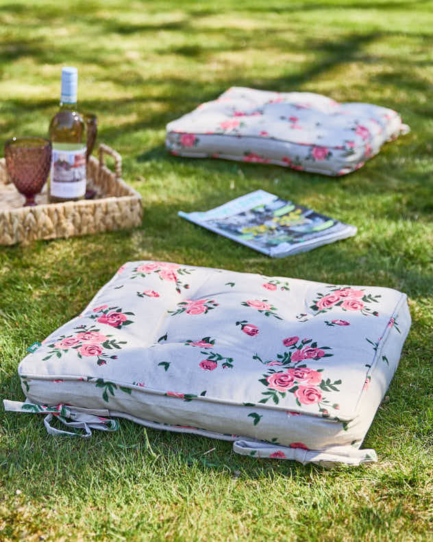 Set of 2 Vintage Rose 100% Cotton & Polyester Seat Pads - Outdoor Floor Cushions Collection