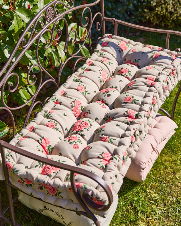 Vintage Rose Garden Cushion Collection