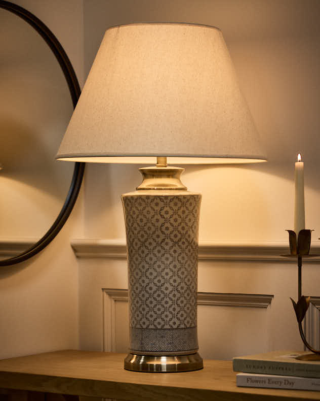 Vintage Style Mosaic Patterned Table Lamp