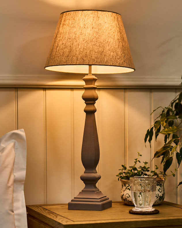 Country Style Pillar Lamp