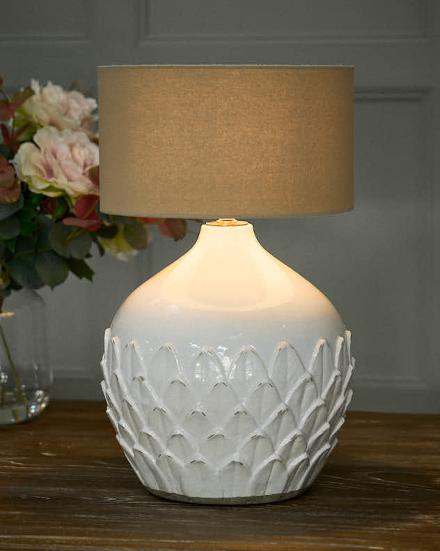 White Petal Table Lamp