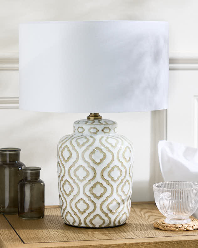 Embossed Quatrefoil Table Lamp