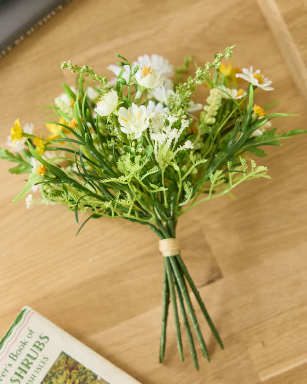 Artificial Daisy Bouquet