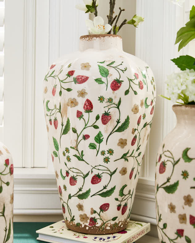 Red Ceramic Vases - Strawberry Scalloped Vase