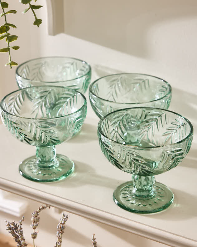 Laurier Leaf Set aus Schalen auf Füßen