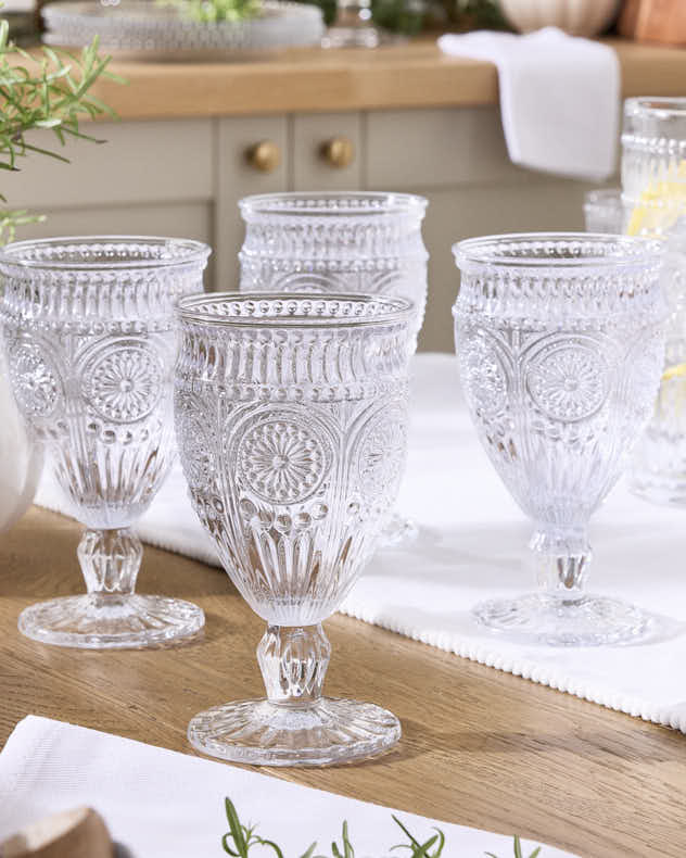Palmas Embossed Glass Wine Goblets