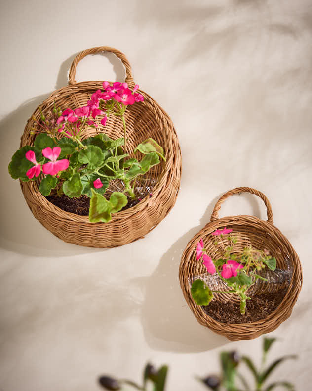 Set of 2 Round Wall Hanging Baskets