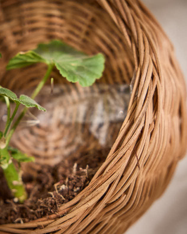 Pots &amp; Planters - Set of 2 Round Wall Hanging Baskets