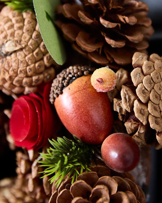 Woodland Treasures Autumn Wreath 26cm