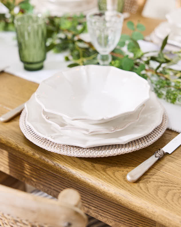18 Piece White Baroque Style Dinnerware Set