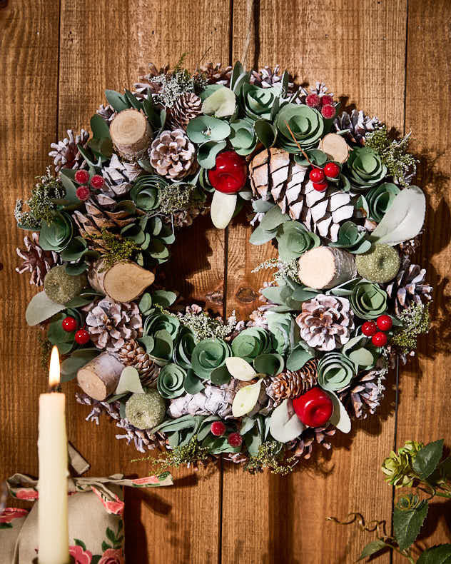 Winter Forest Treasures Wreath 38cm