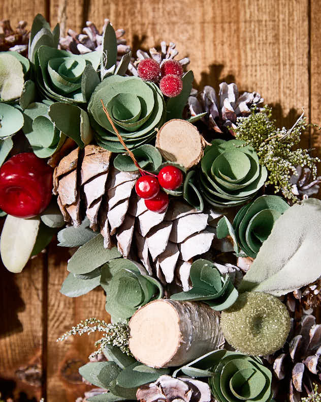 Winter Forest Treasures Wreath 38cm