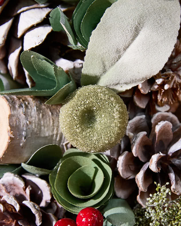 Winter Forest Treasures Wreath 38cm