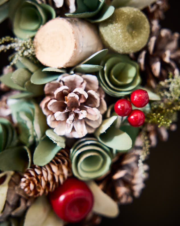 Winter Forest Treasures Wreath 38cm