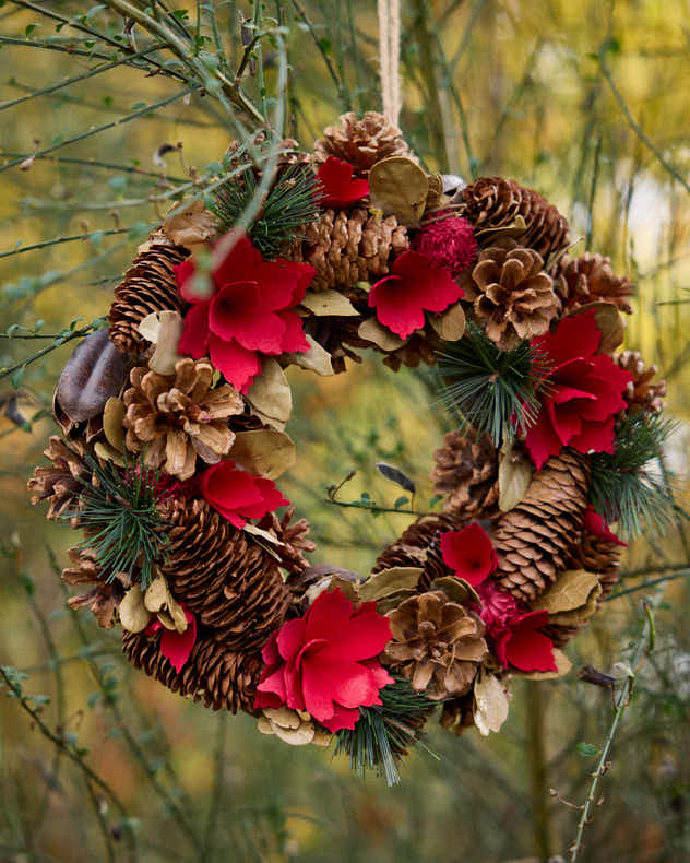 Woodland Rose Wreath 32cm