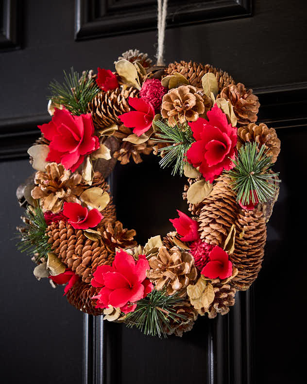 Green & Red Pinecone & Wood Wreaths - Woodland Rose Wreath 32cm