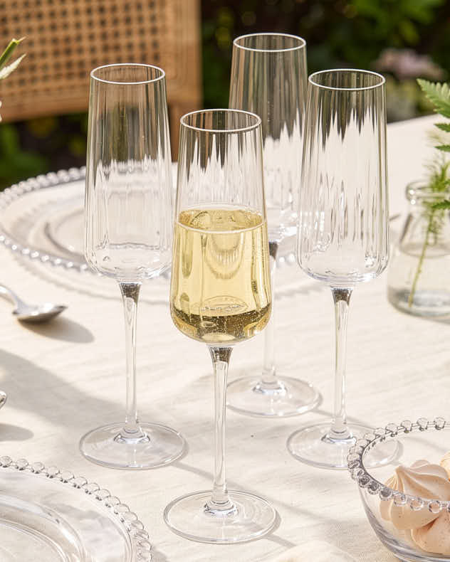 Set of 4 Ribbed Vintage Champagne flutes