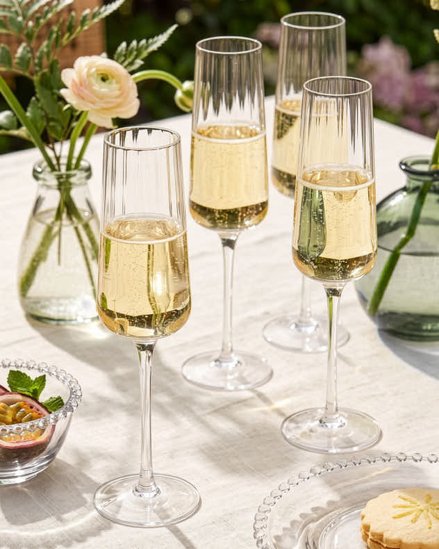 Set of 4 Ribbed Vintage Champagne flutes