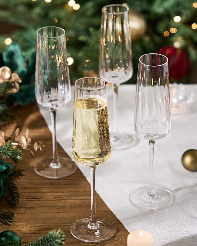 Set of 4 Ribbed Vintage Champagne flutes