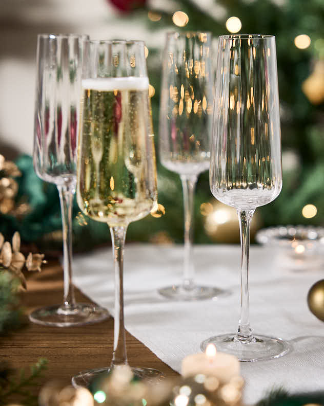 Set of 4 Ribbed Vintage Champagne flutes