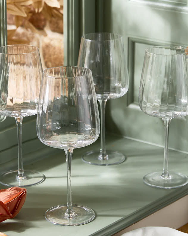 Set of 4 Ribbed Vintage Red Wine Glasses
