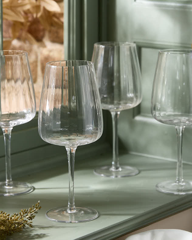 Set of 4 Ribbed Vintage Wine Glasses