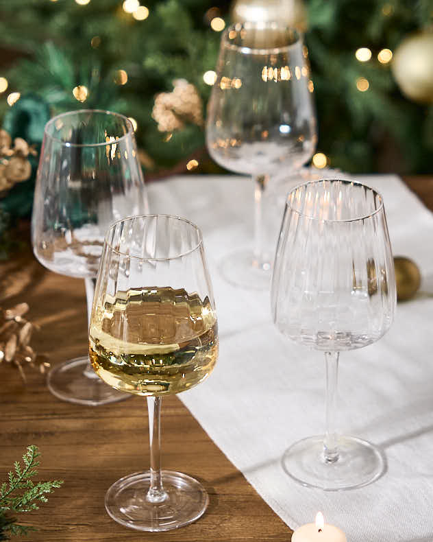 Set of 4 Ribbed Vintage Wine Glasses
