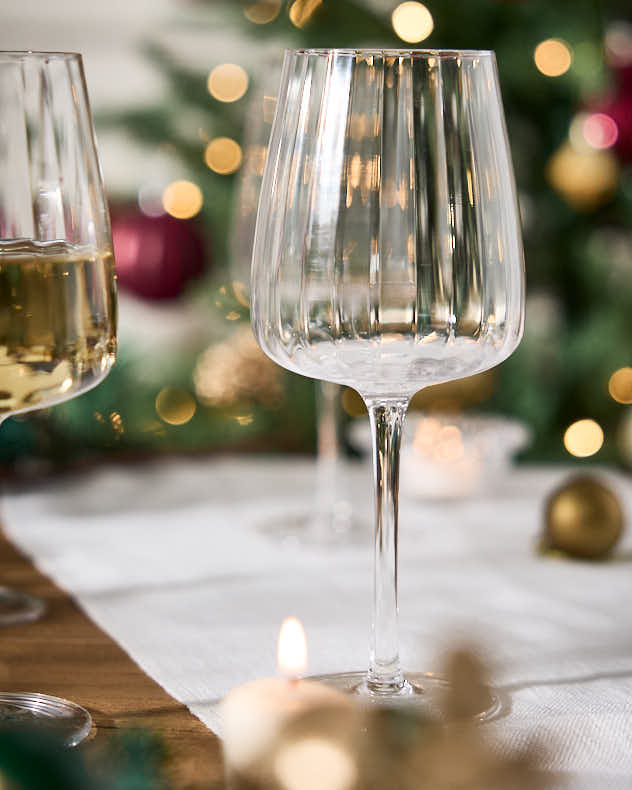 Set of 4 Ribbed Vintage Wine Glasses