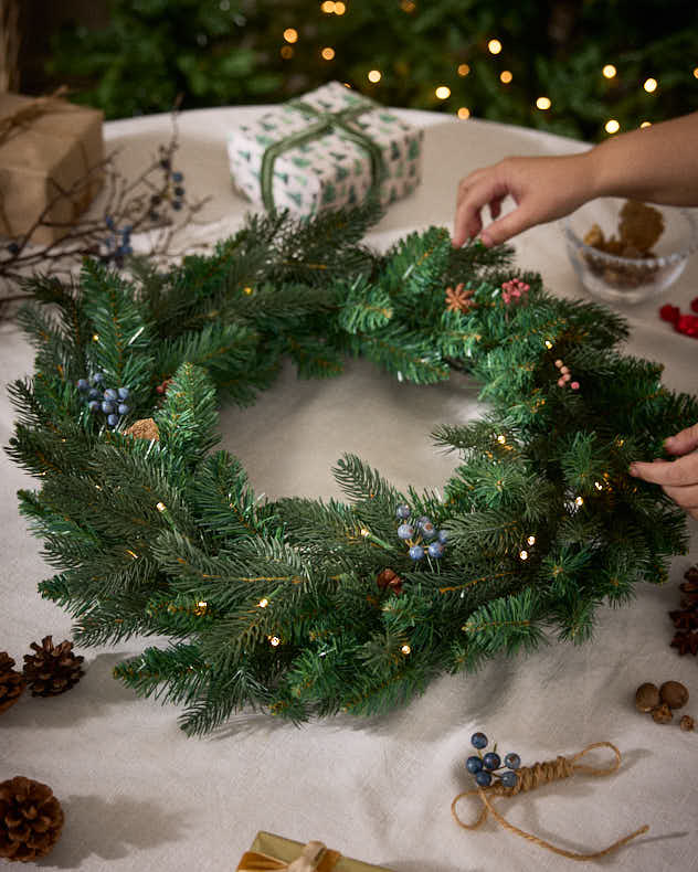 Melrose Pre-Lit Wreath - 60cm
