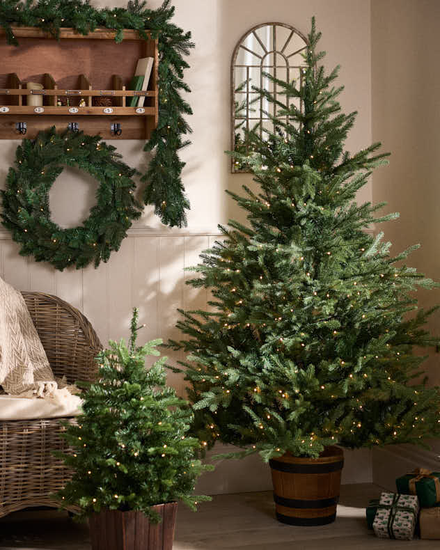 Hartford Pre-Lit Potted Christmas Tree