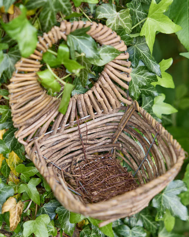 Bird Feeders - Natural Wicker Bird Nester