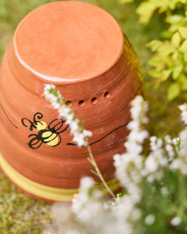 Rustic Ceramic Bumblebee Home
